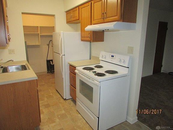 3rd image of 2216 Broadmoor Dr