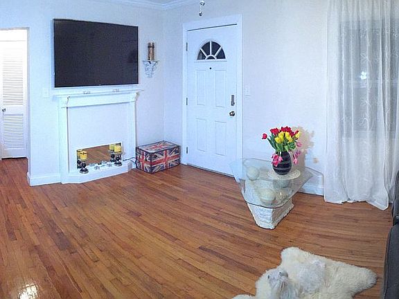 4th image of 3630 Overlook Dr NE