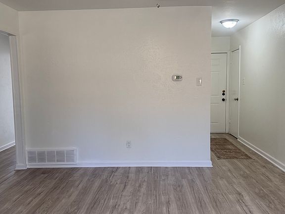3rd image of 629 Chambers St