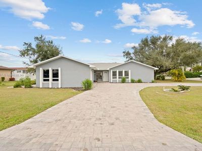 237 Santa Monica Ct, Cape Coral, FL, 33904