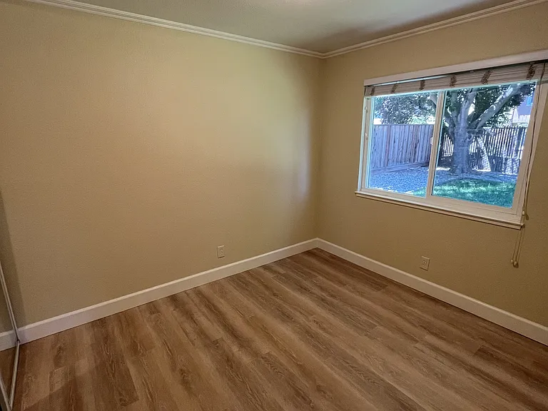 1522 Rhododendron Dr — Photo 7