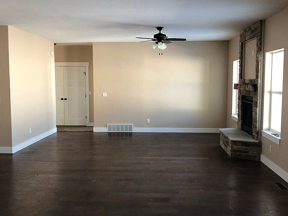 3rd image of 316 Burns Ave