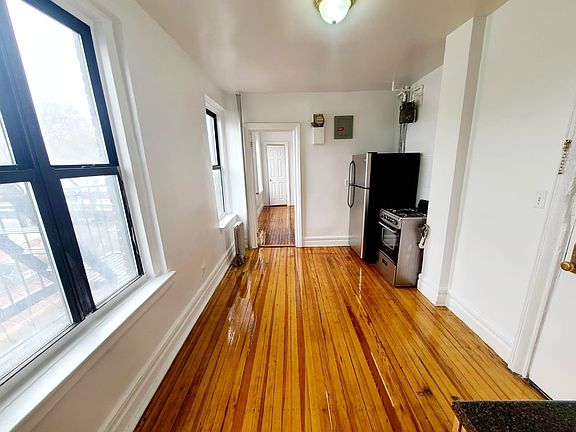 2nd image of 3 E 213th St #20A