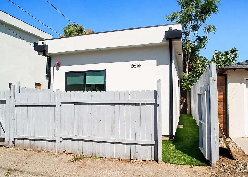 5614 Buffalo Ave