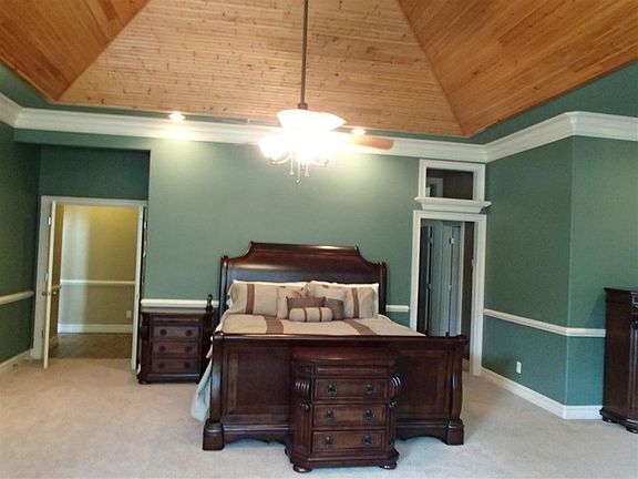 4th image of 8202 Thames Cir