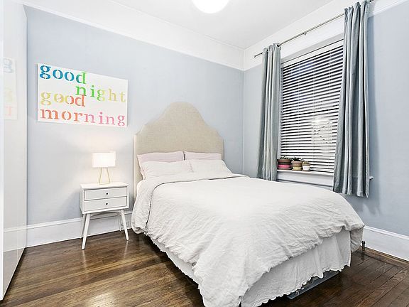 4th image of 130 W 16th St APT 2