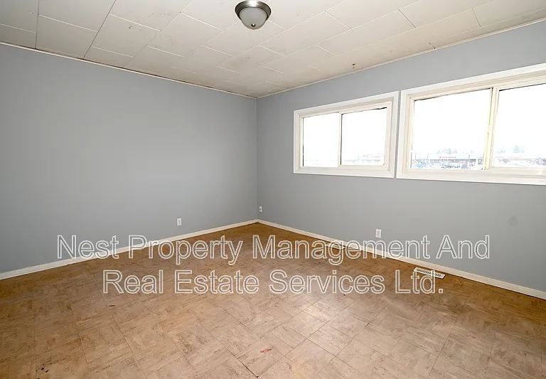 596 Central St E #1 — Photo 9