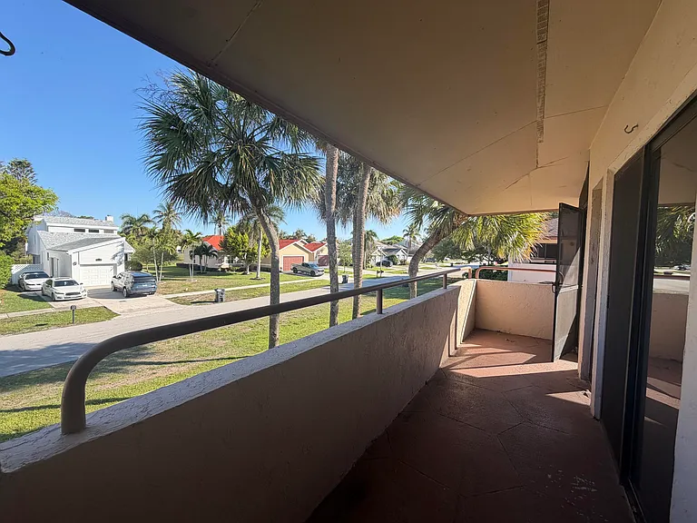 12661 Westhampton Cir — Photo 25