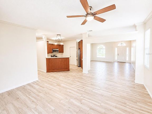 2nd image of 834 Springwood Cir