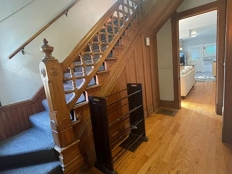 310 E William St — Photo 4