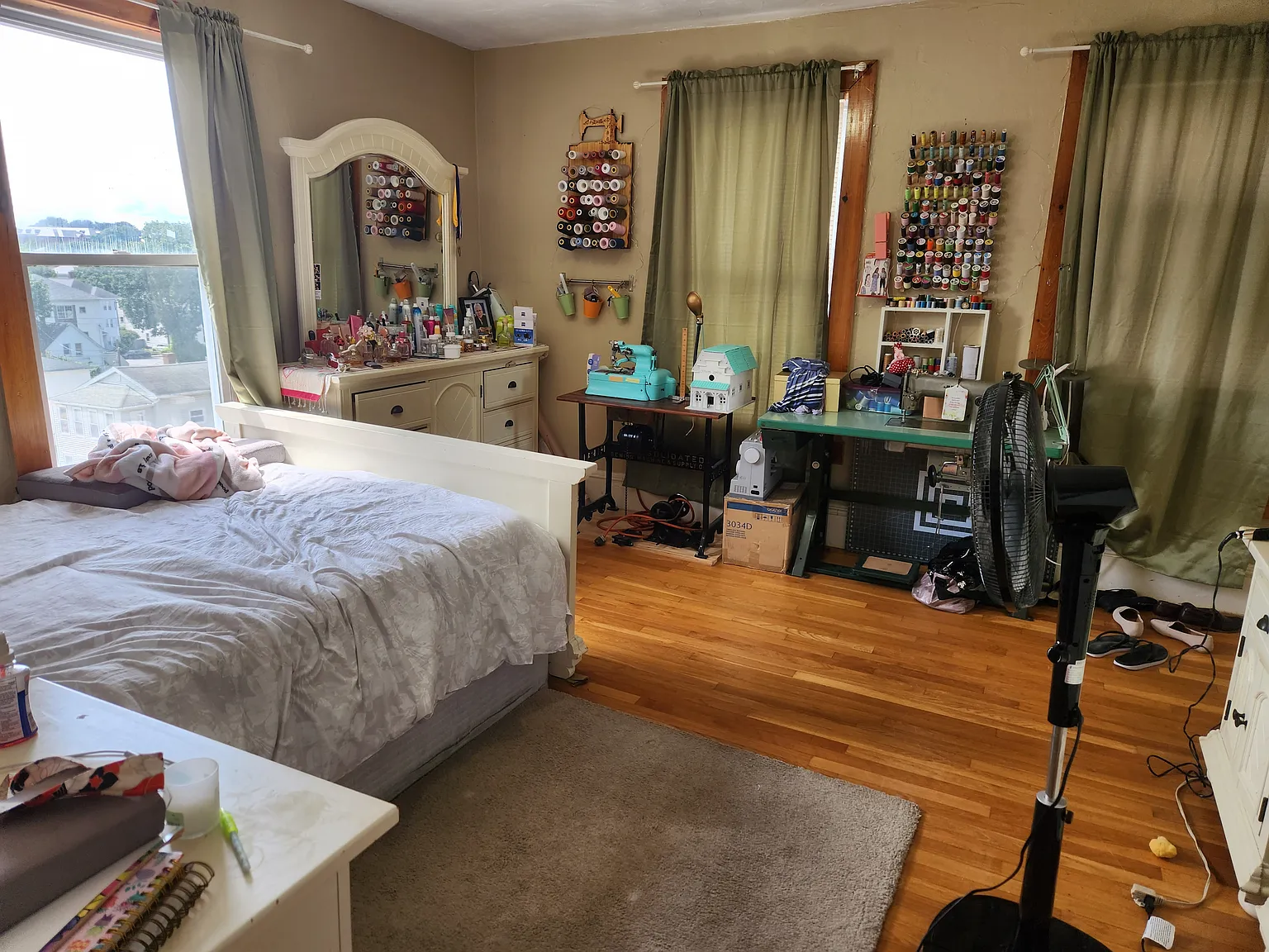 4 bed, 1250 sqft, $2,300 — Photo 2