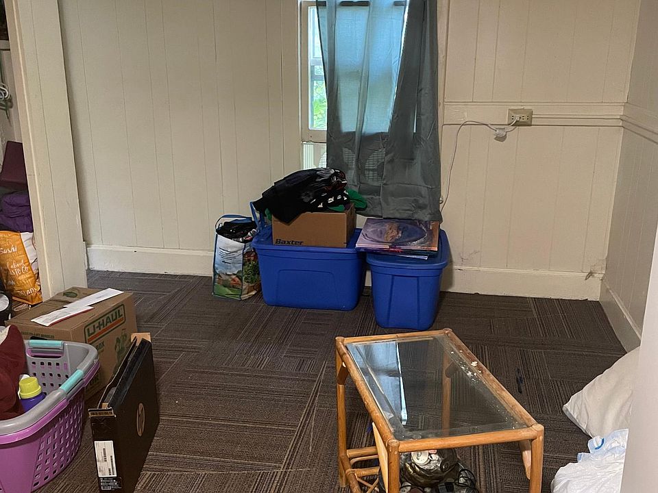 2nd image of 307 Roosevelt Rd APT Z