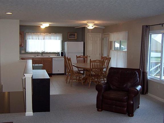 4th image of 9877 Whispering Pine Dr