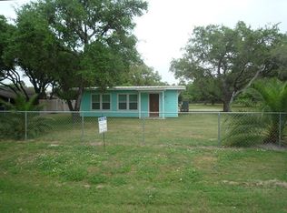 218 Donnie Dr, Rockport, TX 78382