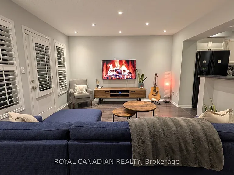 24 Midhope Way — Photo 6
