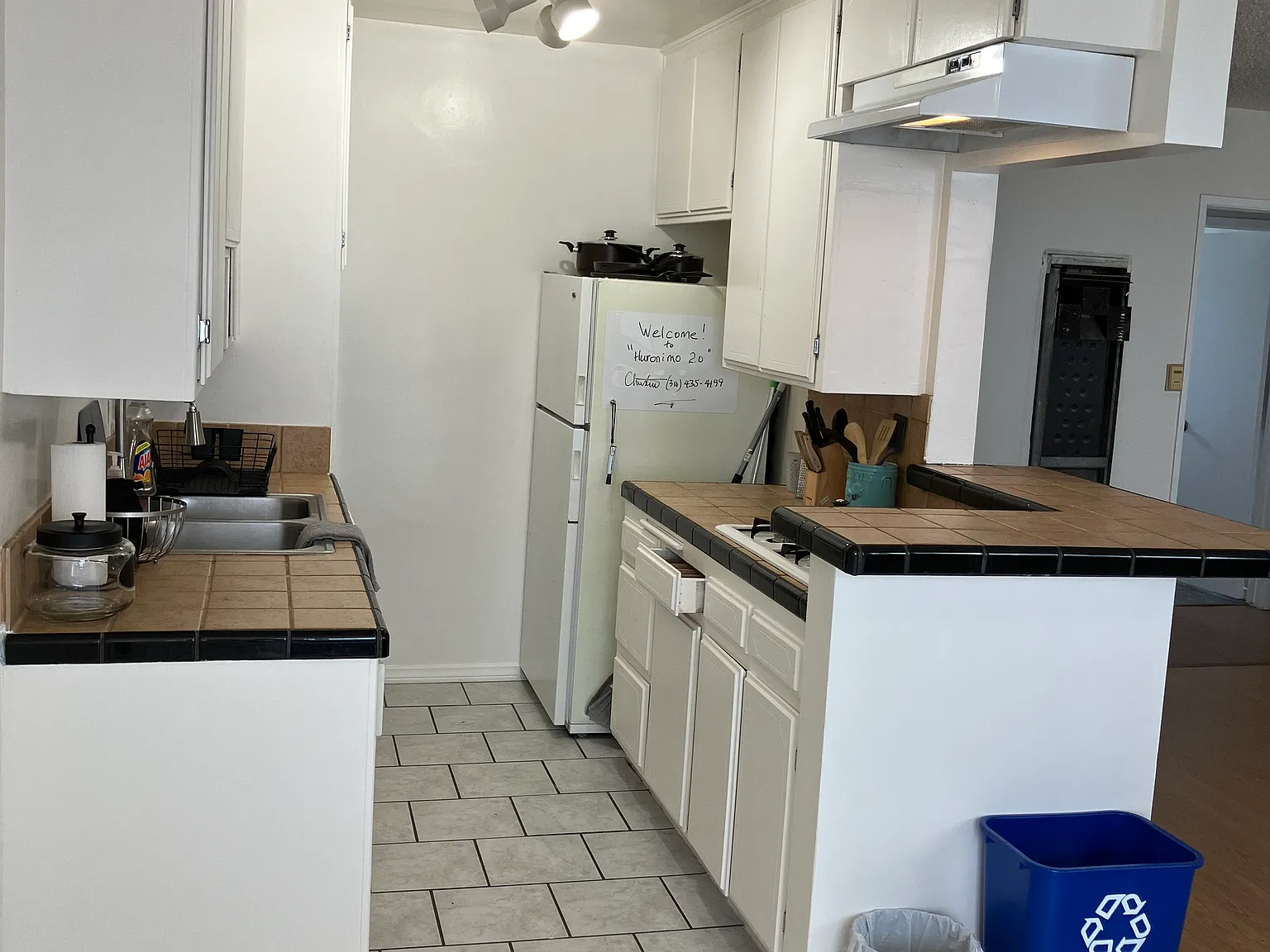 3 bed, 1100 sqft, $1,500 — Photo 4