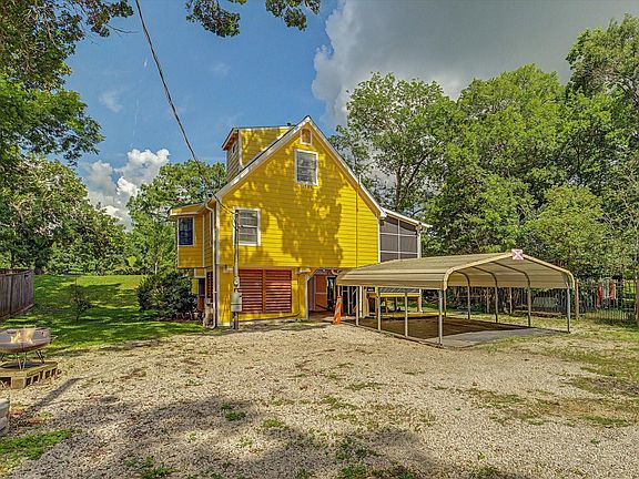2nd image of 1723 County Road 1333