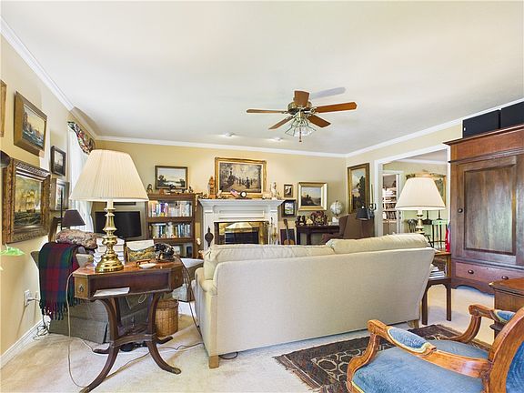 5th image of 1616 Windsor Dr