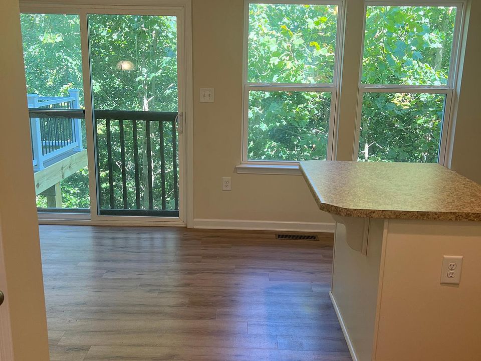 1st image of 309 Kingsbury Ct