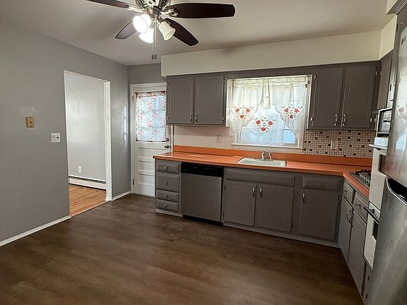 5th image of 270 Herbert Ave #1A