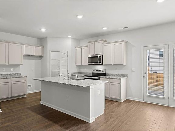 7th image of this home