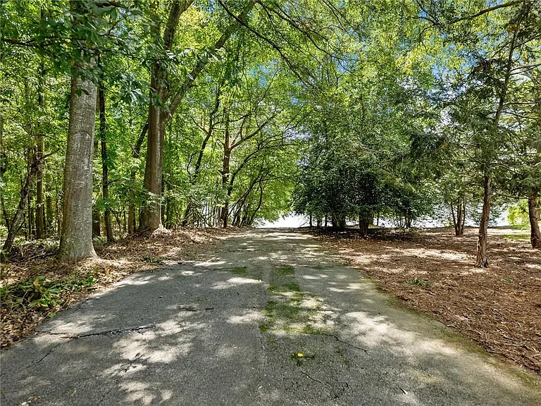 8083 Beachwood Dr — Photo 41