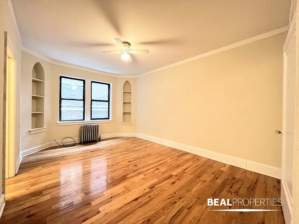 4829 N Damen Ave — Photo 4