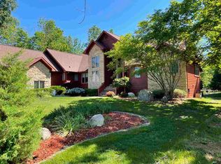 2033 N Haven Dr, Gladwin, MI 48624
