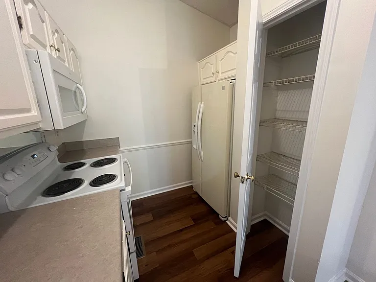 1023 Yellowhammer Ln — Photo 5