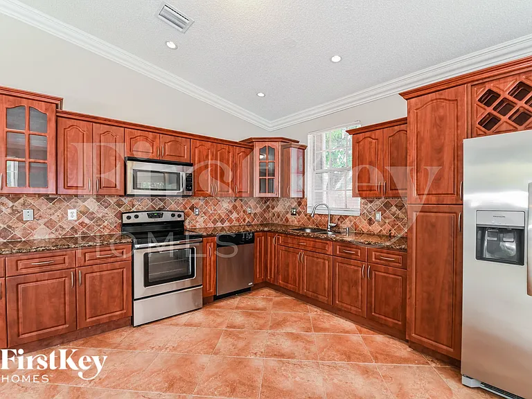 10901 SW 161st Pl — Photo 6