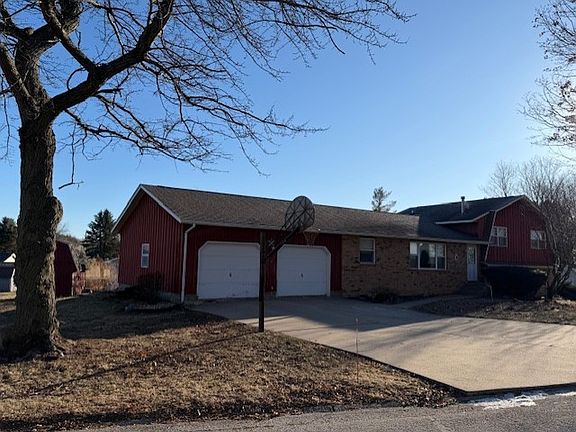 5th image of 8 Pine Ridge Ln