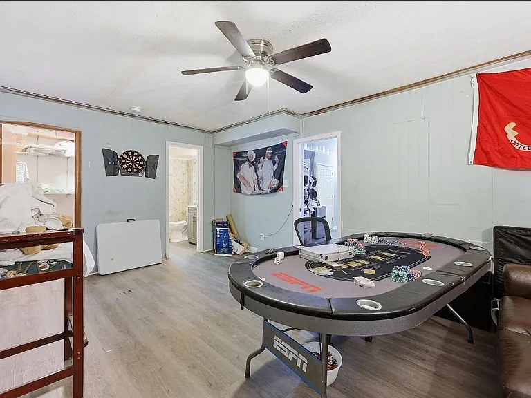 9201 Sandburg Ave — Photo 29