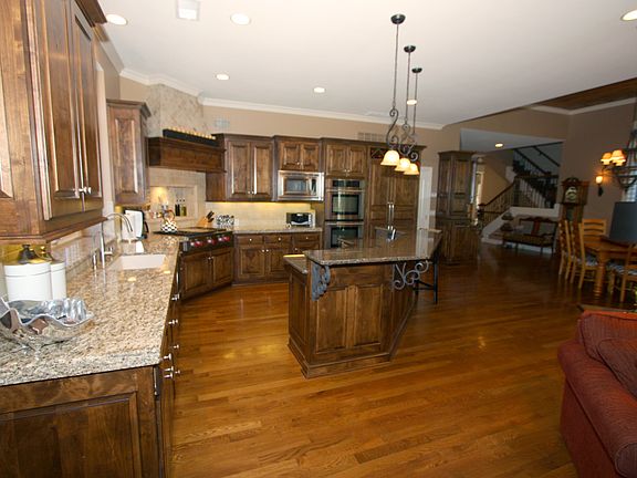 5th image of 13802 Aberdeen St