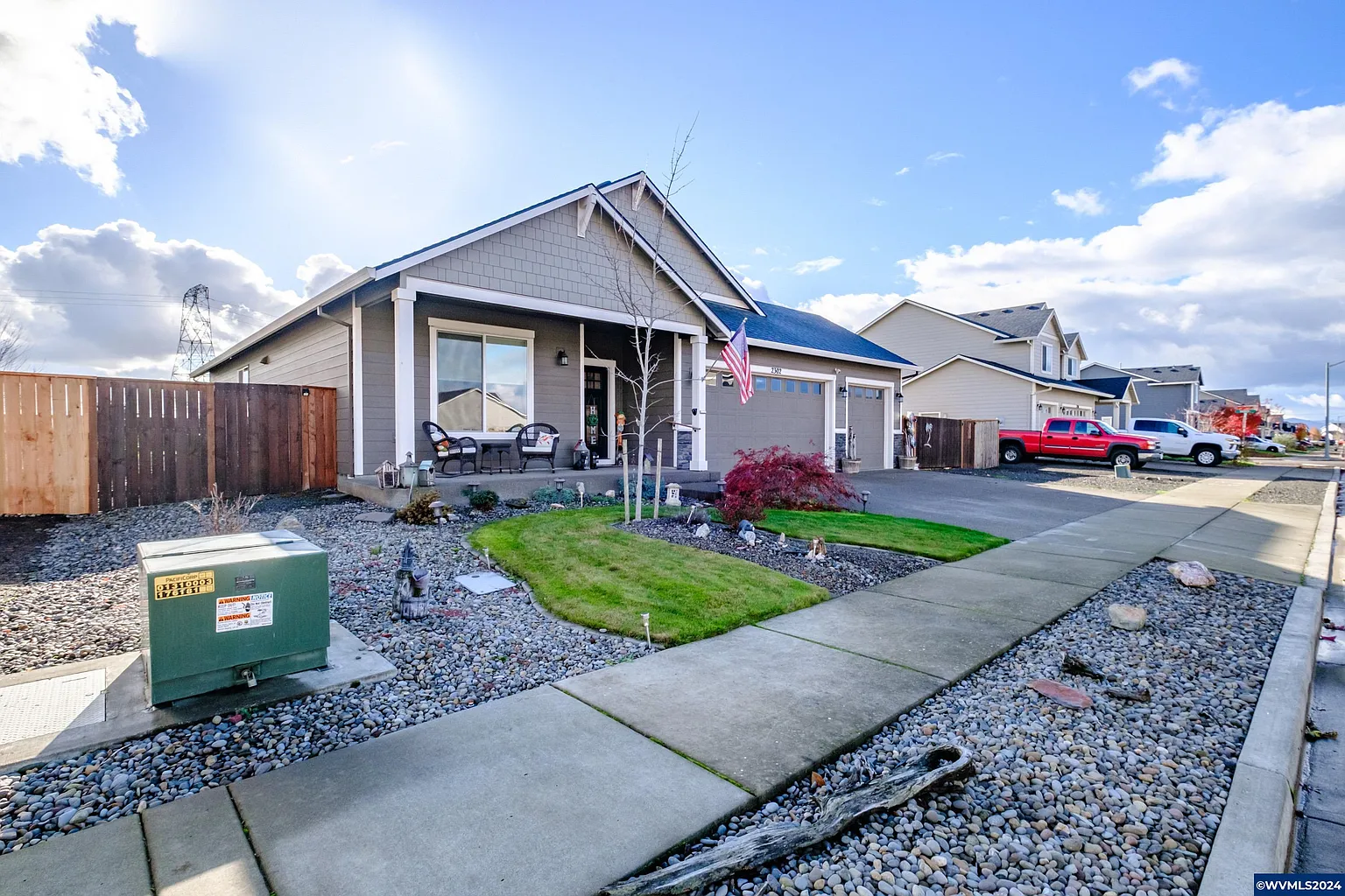 2302 Deciduous Ave NE photo 1