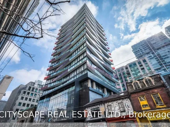 215 Queen St W, Toronto, ON