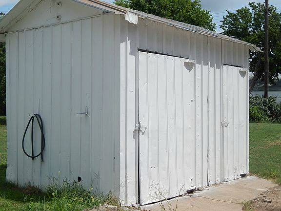 2nd image of 1220 Johnson Ave