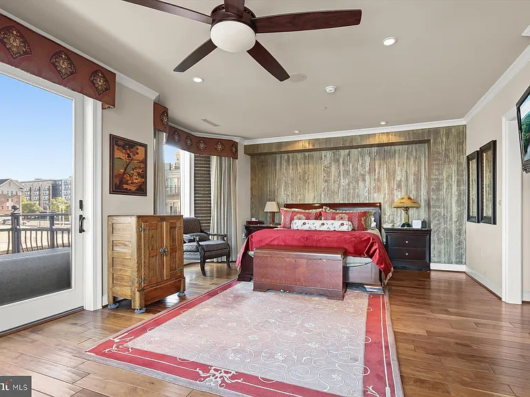921 Valencia Ct #120 — Photo 30