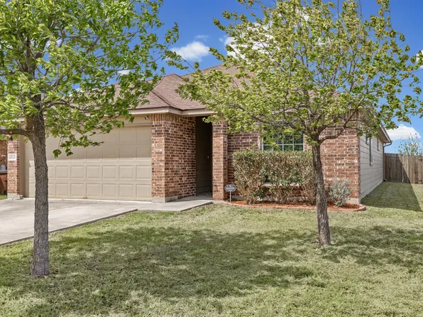 1513 Monte Vista Dr, Lockhart, TX 78644