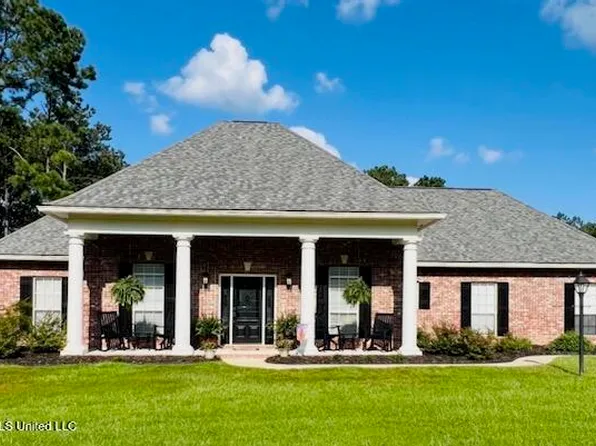 104 Cottoncreek Dr, Hattiesburg, MS 39402