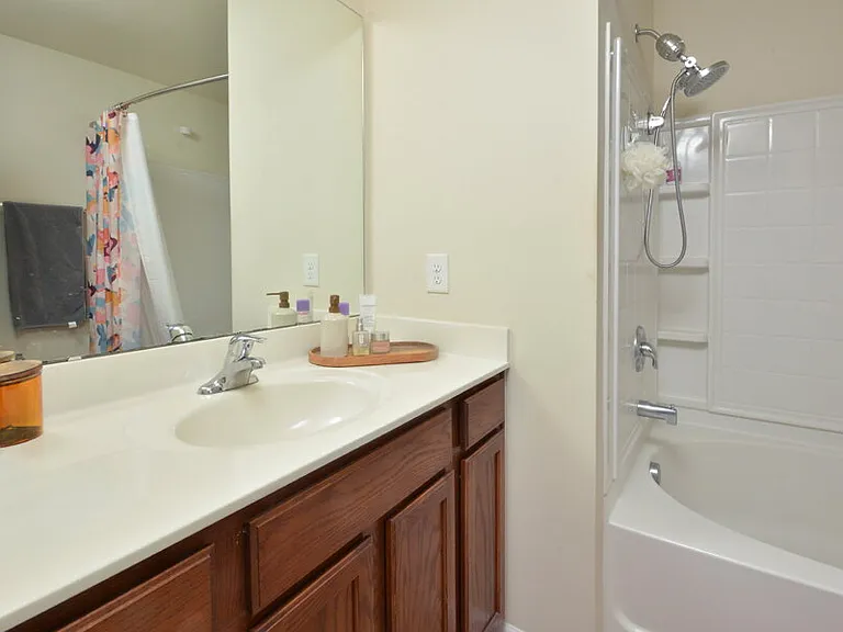 100-324 Stratford Lakes Dr — Photo 12
