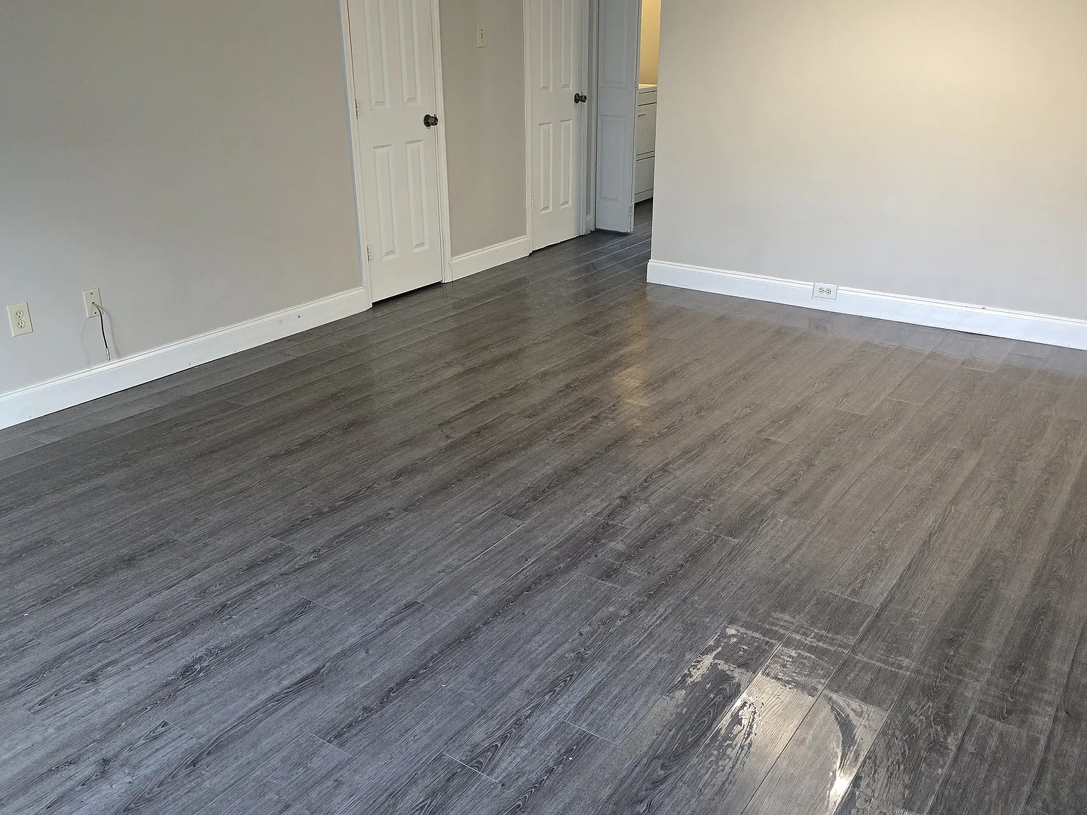 2 bed, 1050 sqft, $1,300 — Photo 2