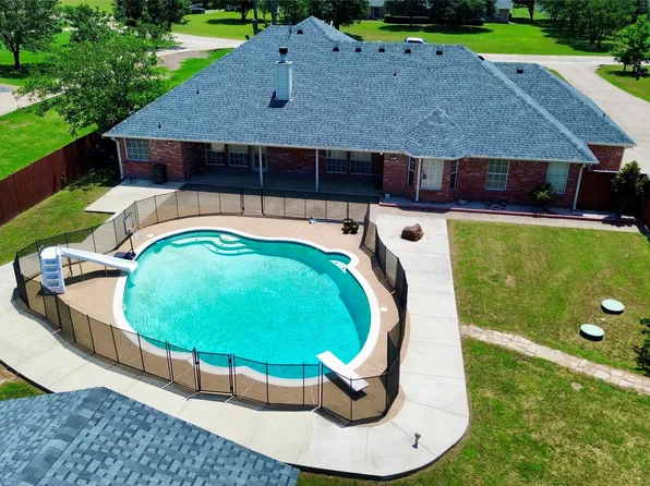 1089 Oak Hollow Ln, Combine, TX 75159