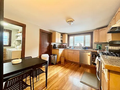 10 Stockwell St #1 Photo 1