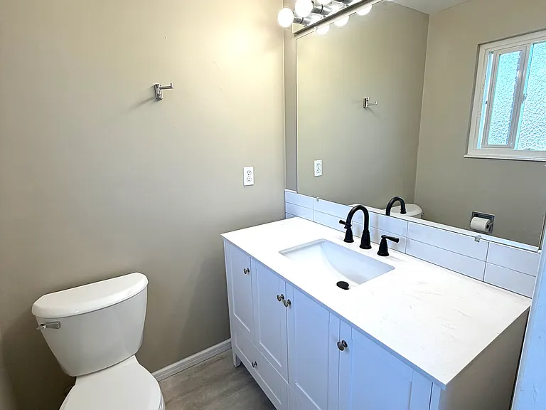 2663 Thorndyke Ave W #402 — Photo 21