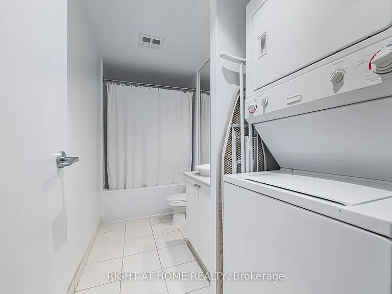 333 Adelaide St E #418 — Photo 17