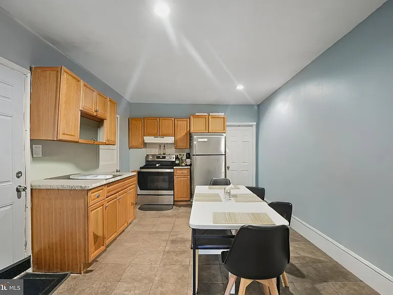 1705 Harrison St #1 — Photo 3