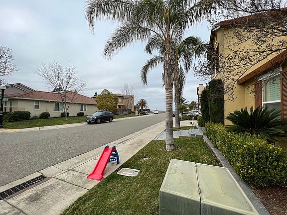 4th image of 6 Parejo Ct