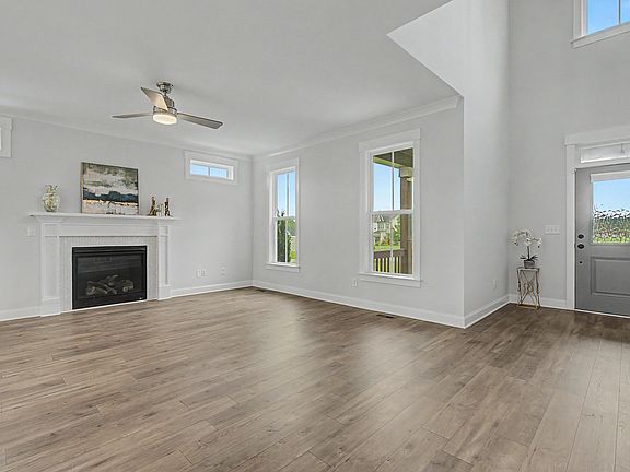 5th image of 15 Eagle Chase Dr