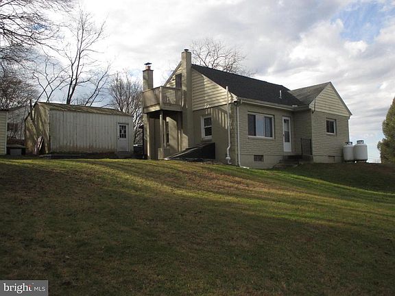 3rd image of 275 N Main St