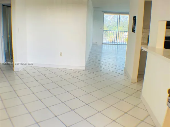 12590 NE 16th Ave APT 610, North Miami, FL 33161